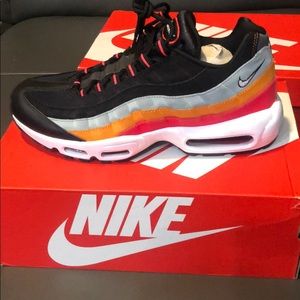 Nike Air Max 95 Essentials